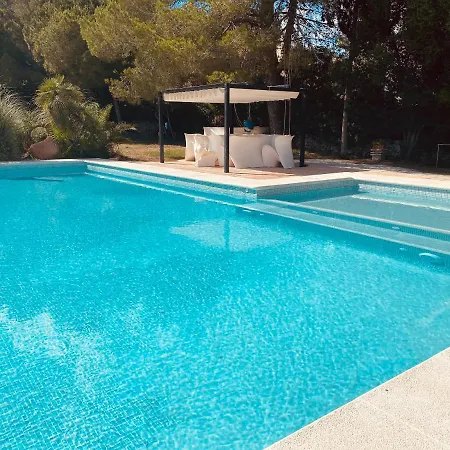 Elegant Villa: Pollenca Poolside Retreat Villa *