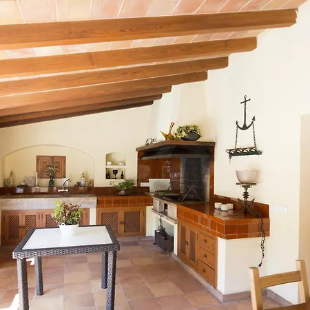 Elegant Villa: Pollenca Poolside Retreat Villa