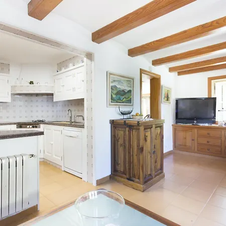 Villa Elegant Villa: Pollenca Poolside Retreat