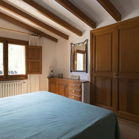Villa Elegant Villa: Pollenca Poolside Retreat Port de Pollenca